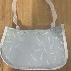 Lululemon shoulder purse